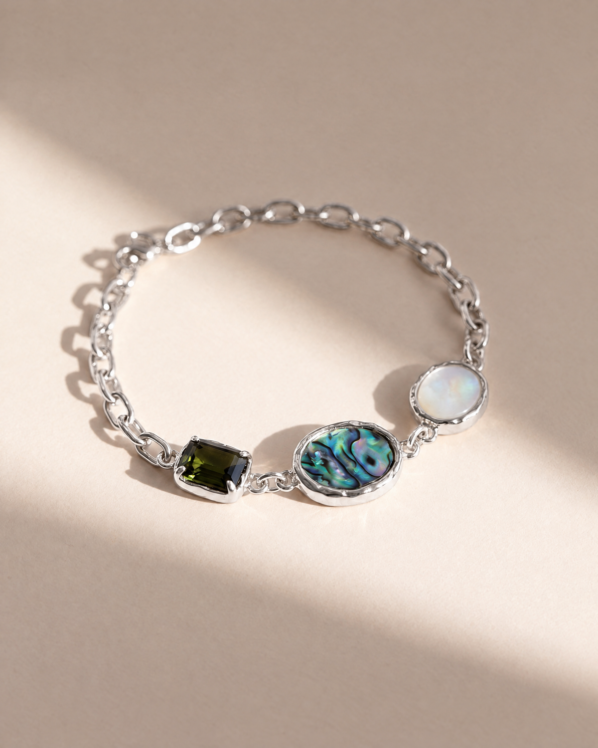 Melt Chain Bracelet in 925 sterling silver with green tourmaline, abalone and mother of pearl